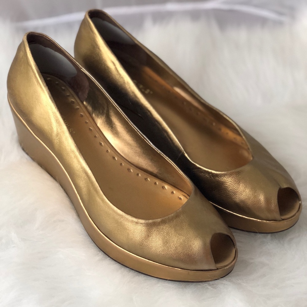 Wide Size Metallic Gold Peep-toe Platform